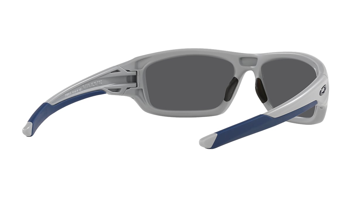 Sunglasses Oakley OO9236 Valve® | Free Shipping | Glasses.com® Sunglasses Oakley OO9236 Valve® | Free Shipping | Glasses.com®