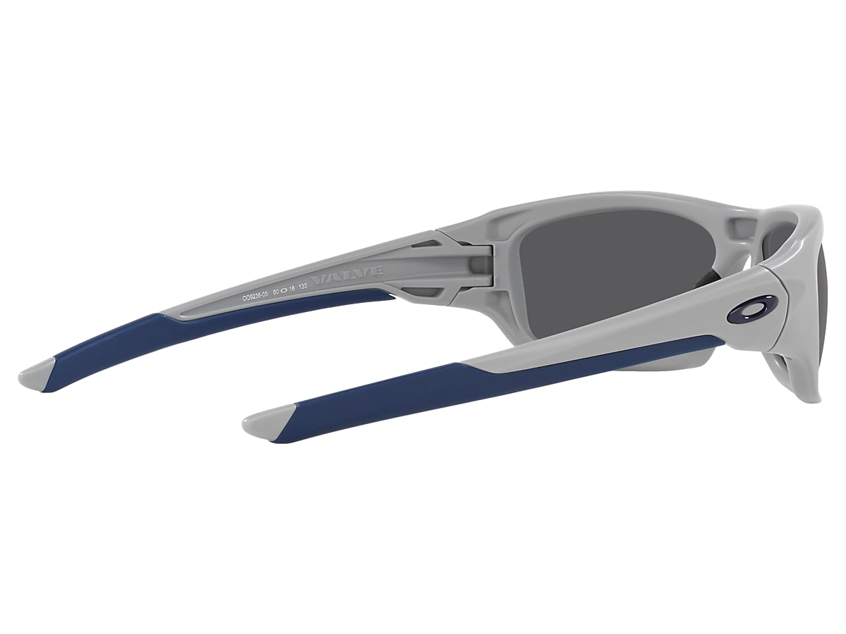 Oakley OO9236 Valve® M (60 - 16) with Grey lenses and Grey